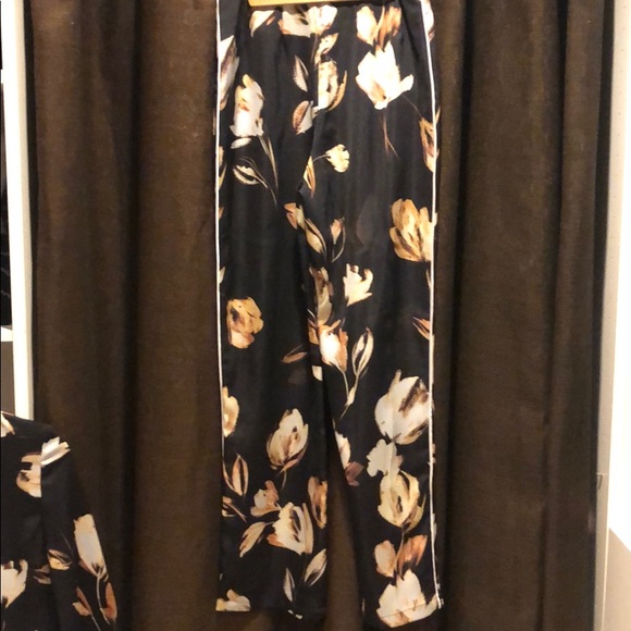 New - Picture 4 of 6